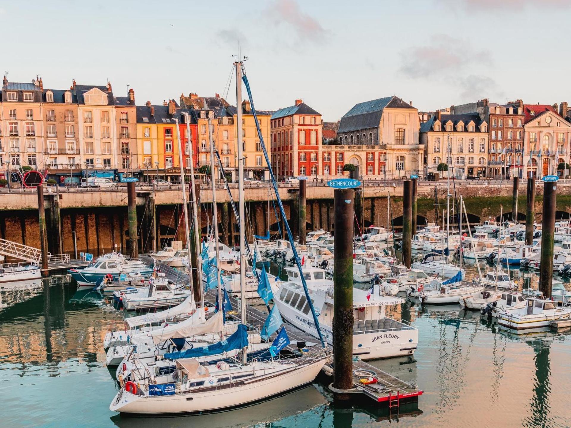 "Hinkley" Centre Ville Place De Parking Prive Dieppe Exteriér fotografie